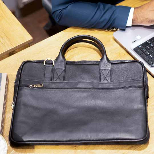 Nubuck Hub: Classic Black Laptop Bag - Style & Functionality Combined!