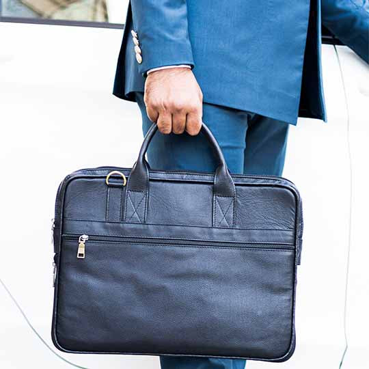 Nubuck Hub: Classic Black Laptop Bag - Style & Functionality Combined!